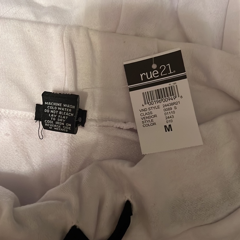 New Rue 21 Booty Shorts - Picture 4 of 4